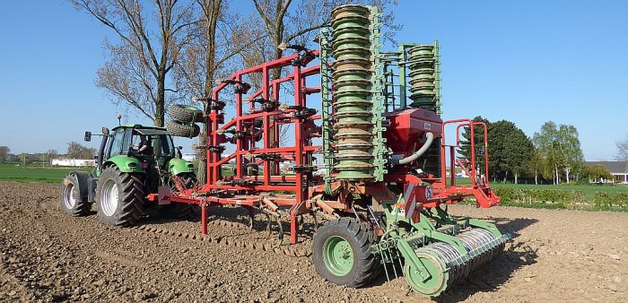 GRANDIS / Half-gedragen grondbrekers